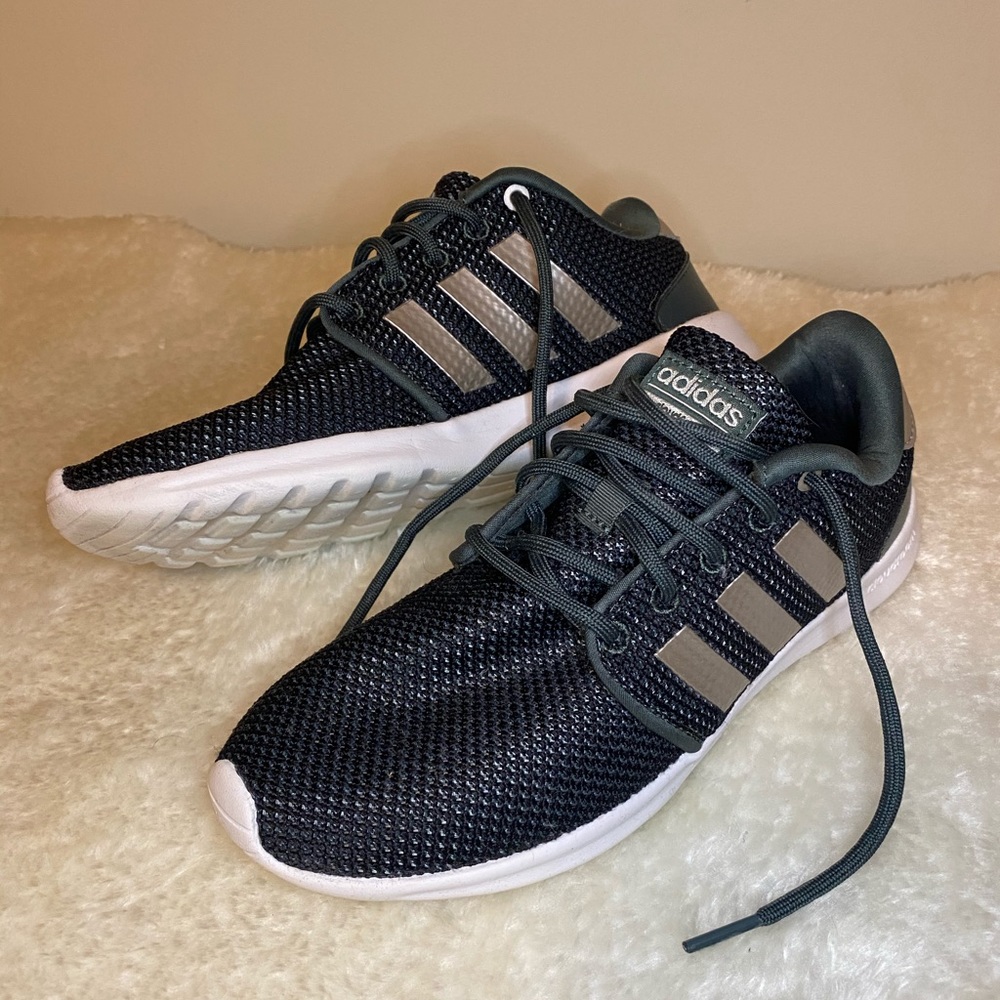 Women’s Sneakers